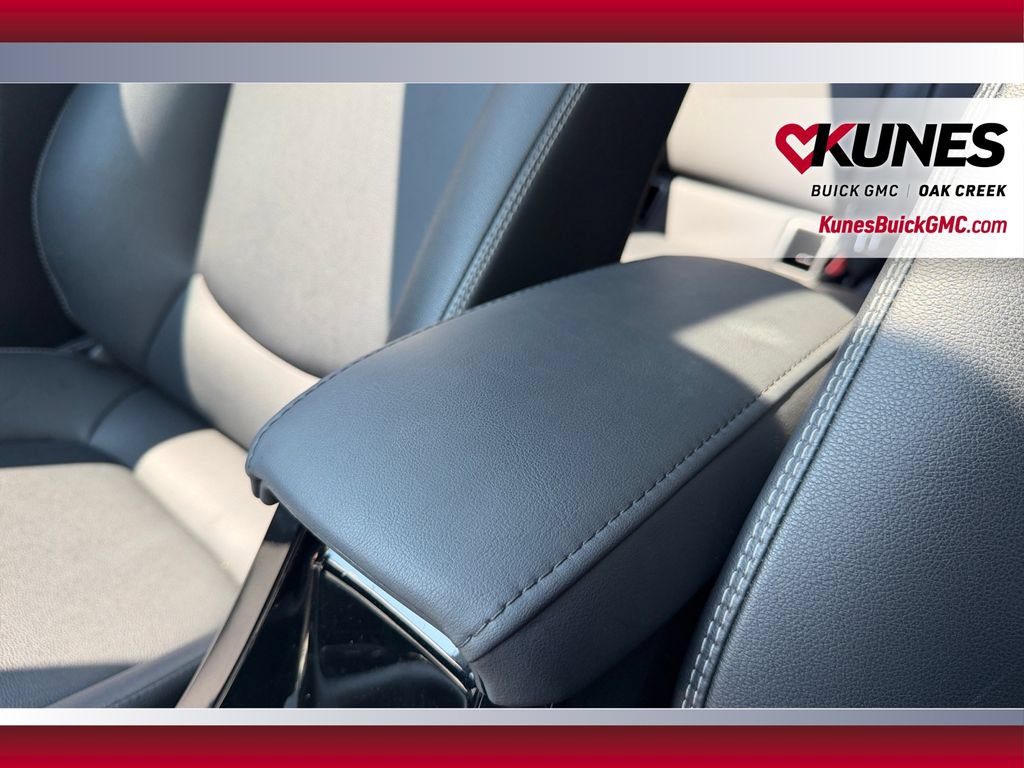 Used 2023 Toyota Corolla Cross XLE w/ Convenience Package AWD/4WD image 32