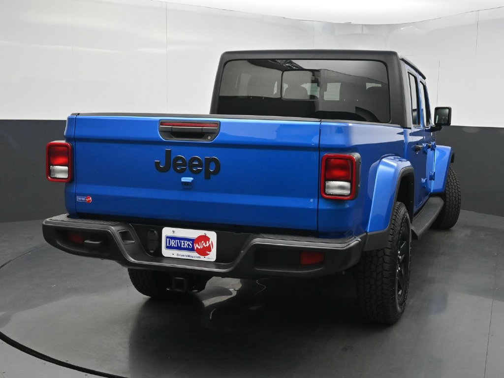 Used 2023 Jeep Gladiator Sport AWD/4WD image 40