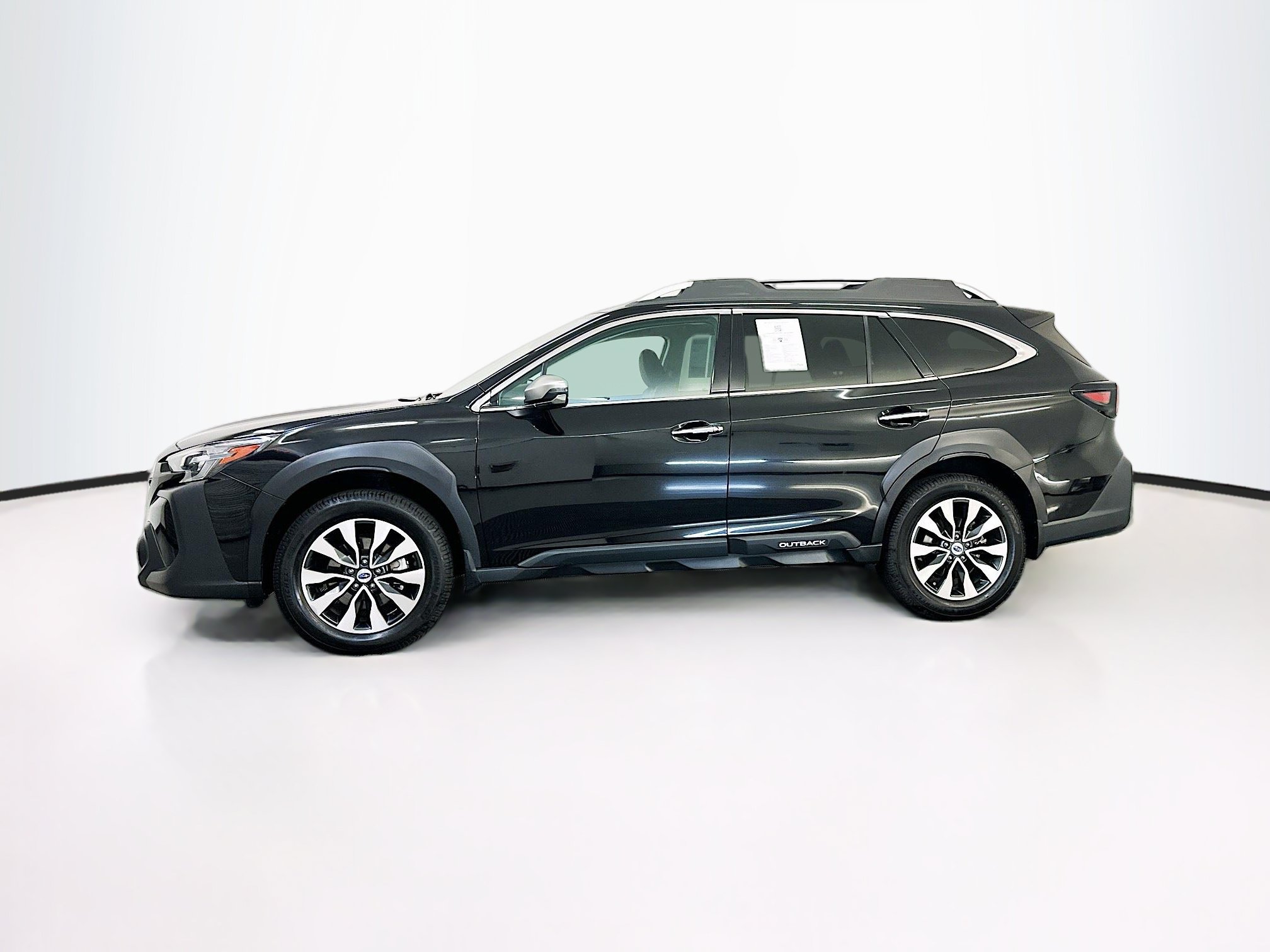 Used 2023 Subaru Outback Touring XT AWD/4WD image 4