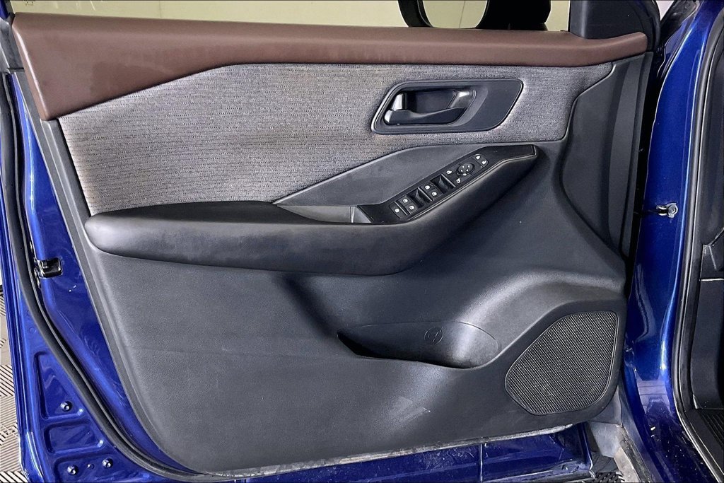 Used 2023 Nissan Rogue S FWD image 19