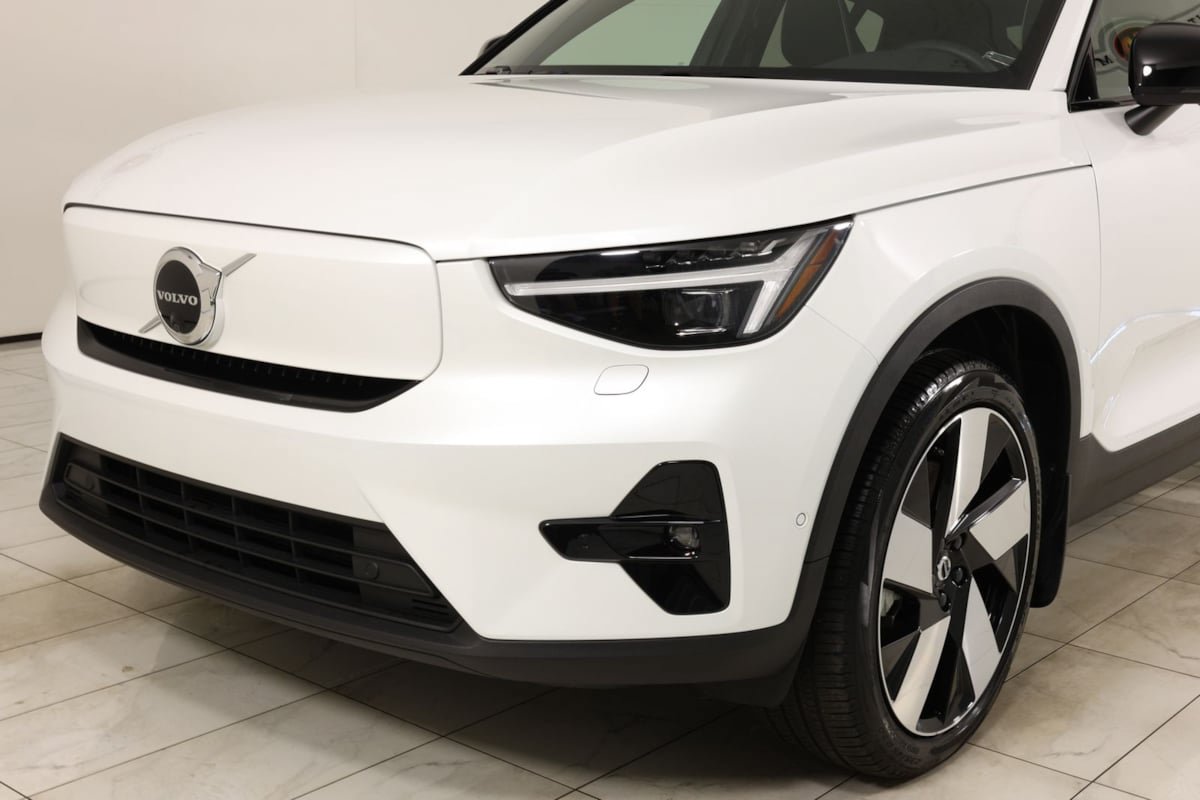 Used 2023 Volvo C40 P8 Recharge Ultimate w/ Protection Package Premier AWD/4WD image 44