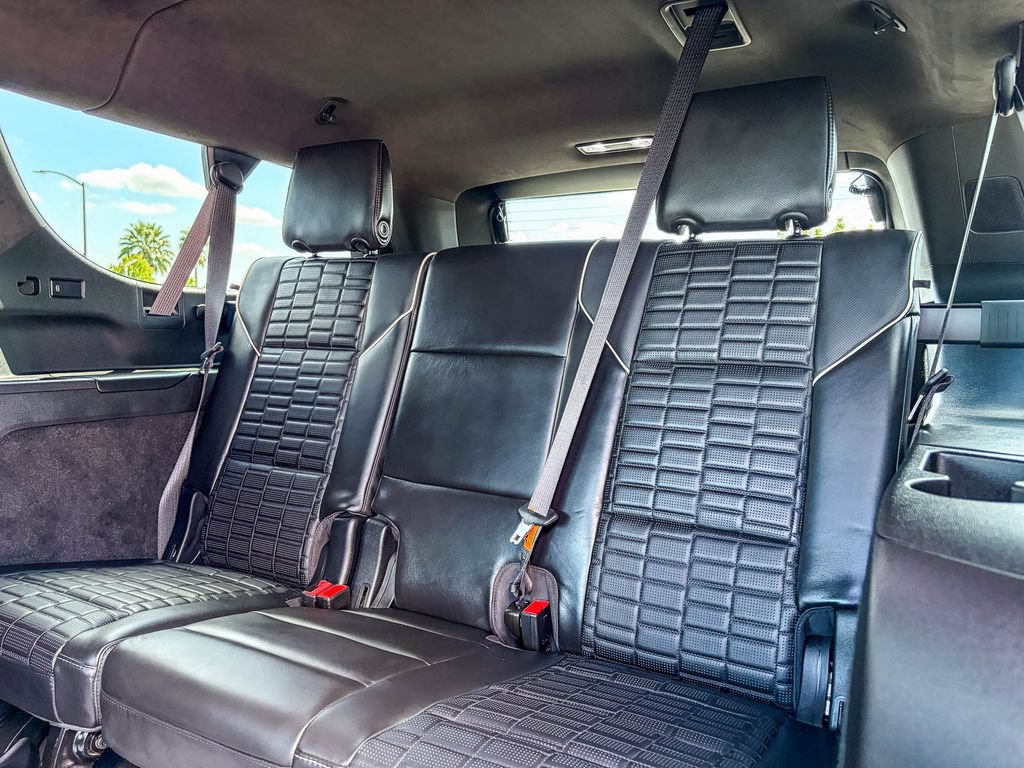 Used 2024 Cadillac Escalade ESV V AWD/4WD image 40