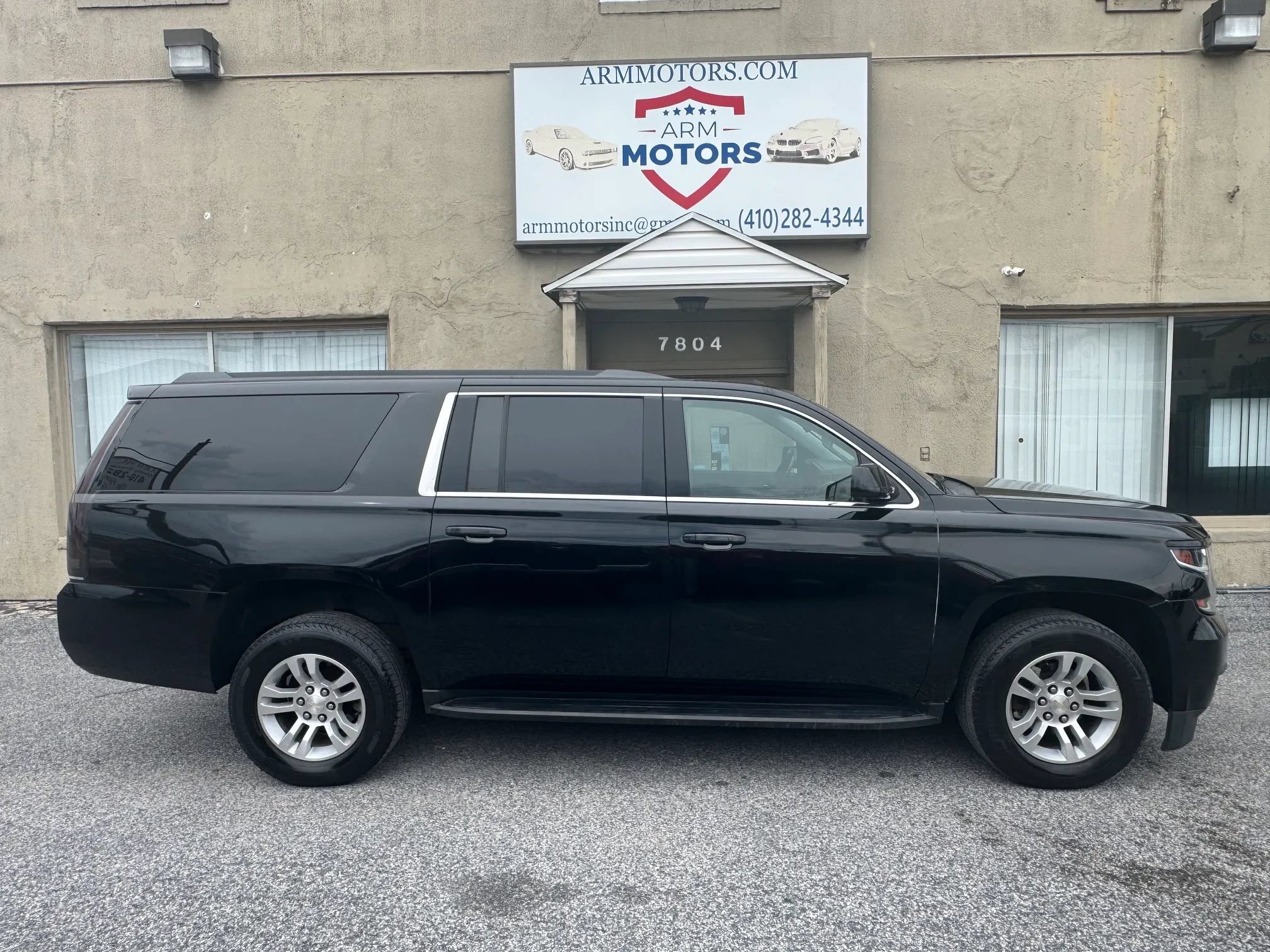 Used 2018 Chevrolet Suburban LT AWD/4WD image 7