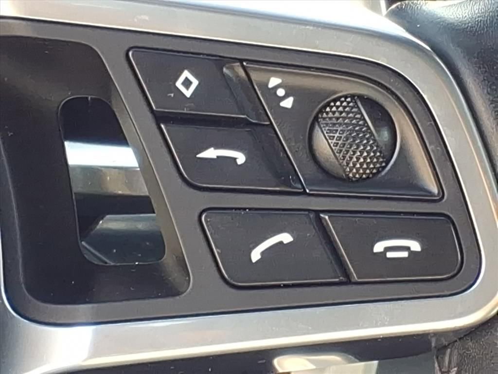 Used 2020 Porsche Panamera 4 image 21