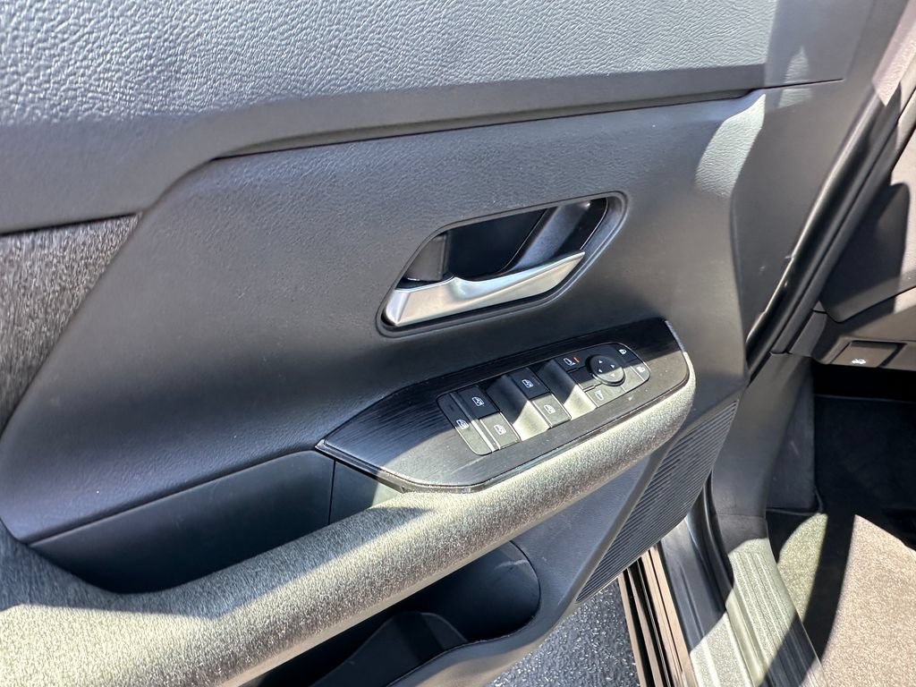 Used 2026 Nissan Kicks SV FWD image 23