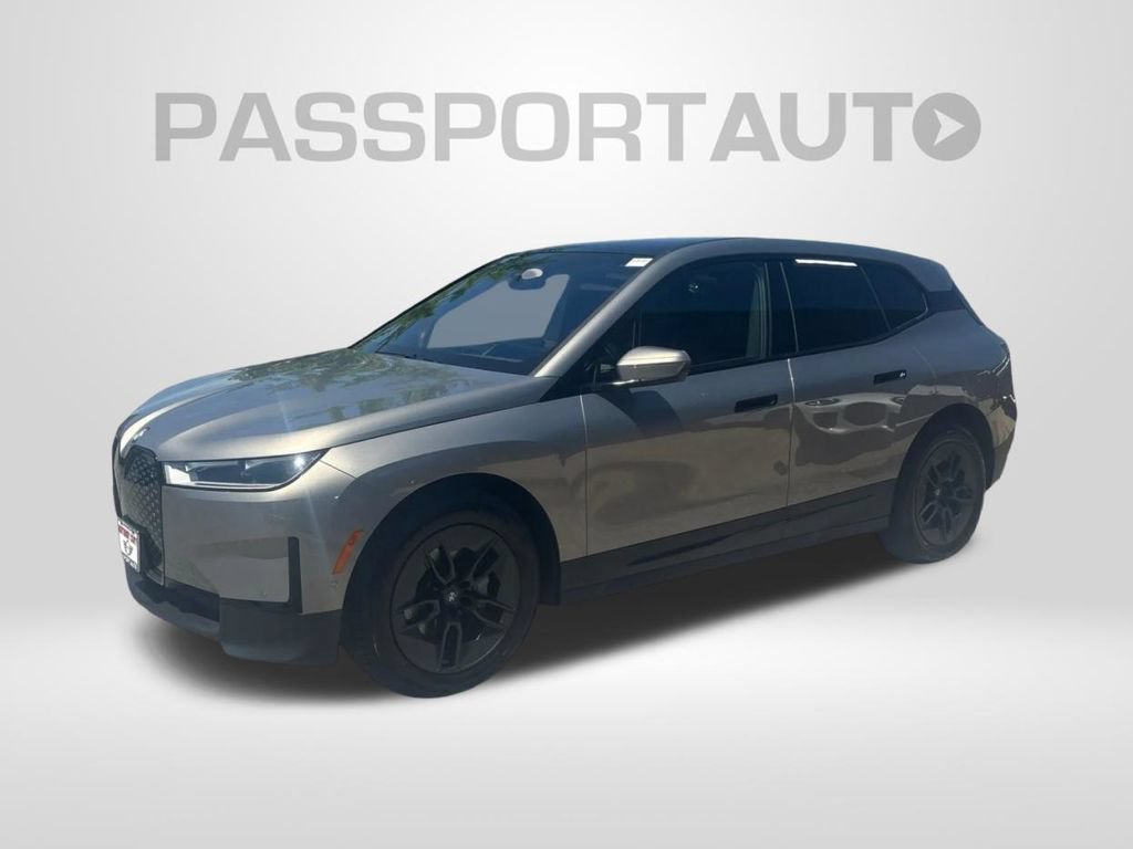 Used 2025 BMW iX xDrive50 w/ Premium Package AWD/4WD image 1