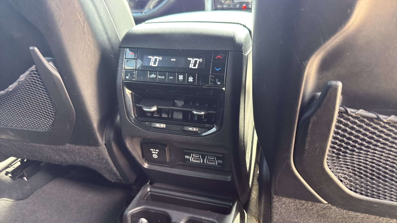 Used 2023 Jeep Grand Cherokee L Overland w/ Advanced Protech Group III AWD/4WD image 26