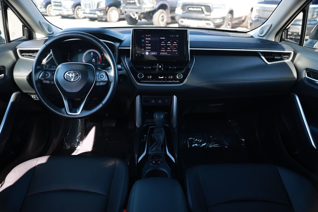 Used 2024 Toyota Corolla Cross XLE w/ Convenience Package image 24