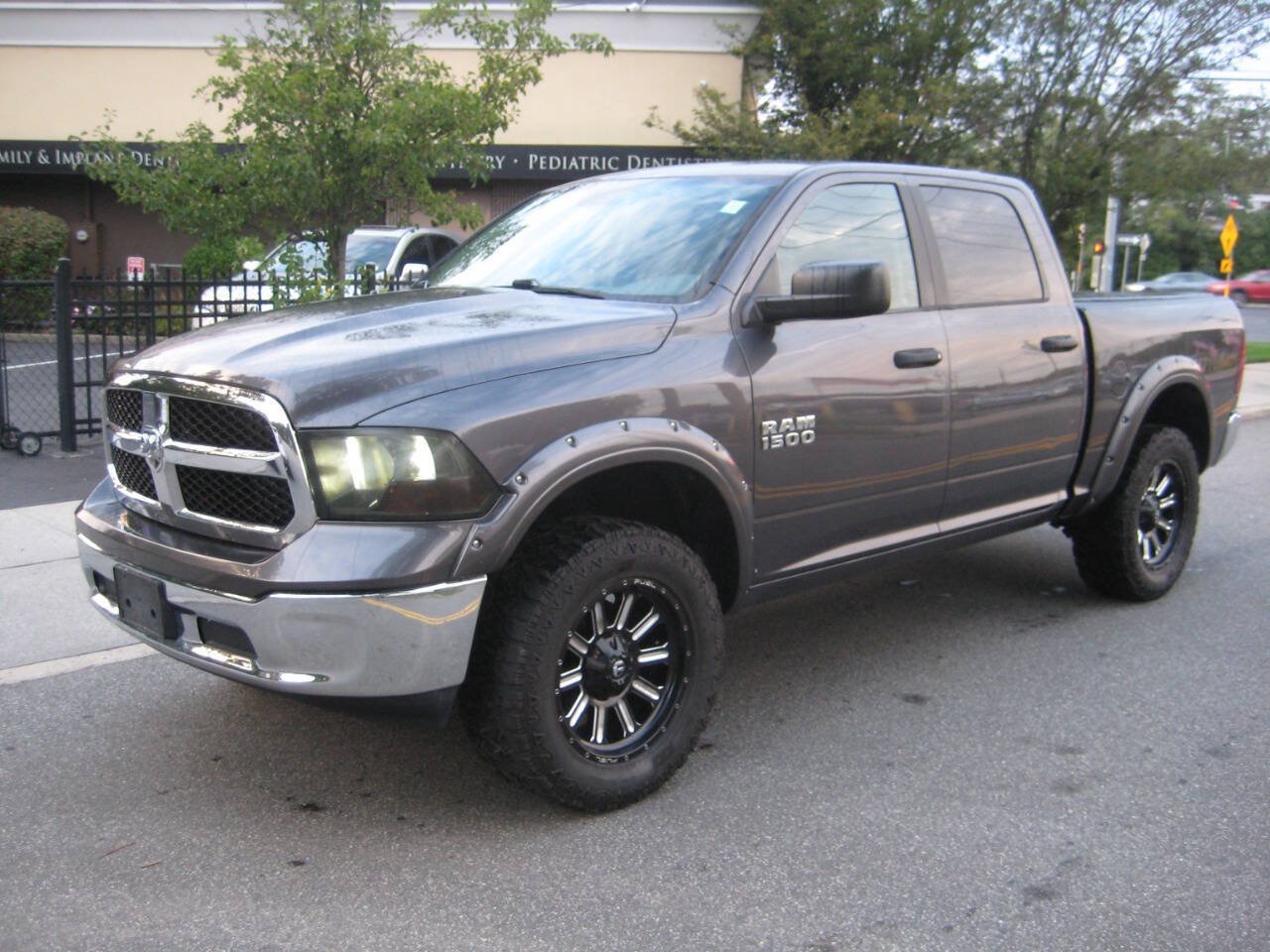 Used 2018 RAM 1500 ST w/ SXT Appearance Group AWD/4WD image 1