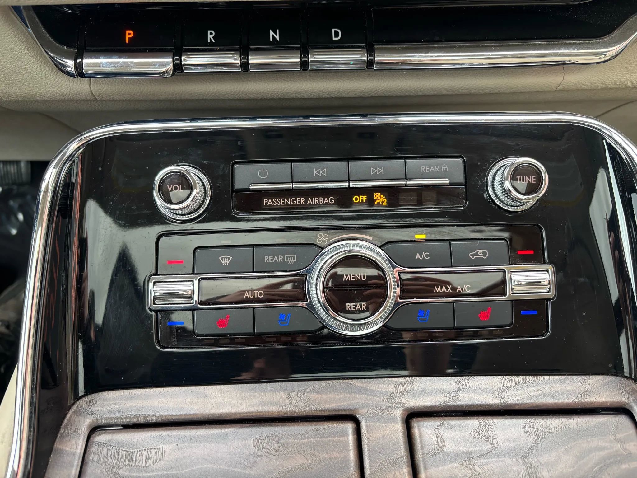 Used 2020 Lincoln Navigator Reserve w/ Luxury Package image 24