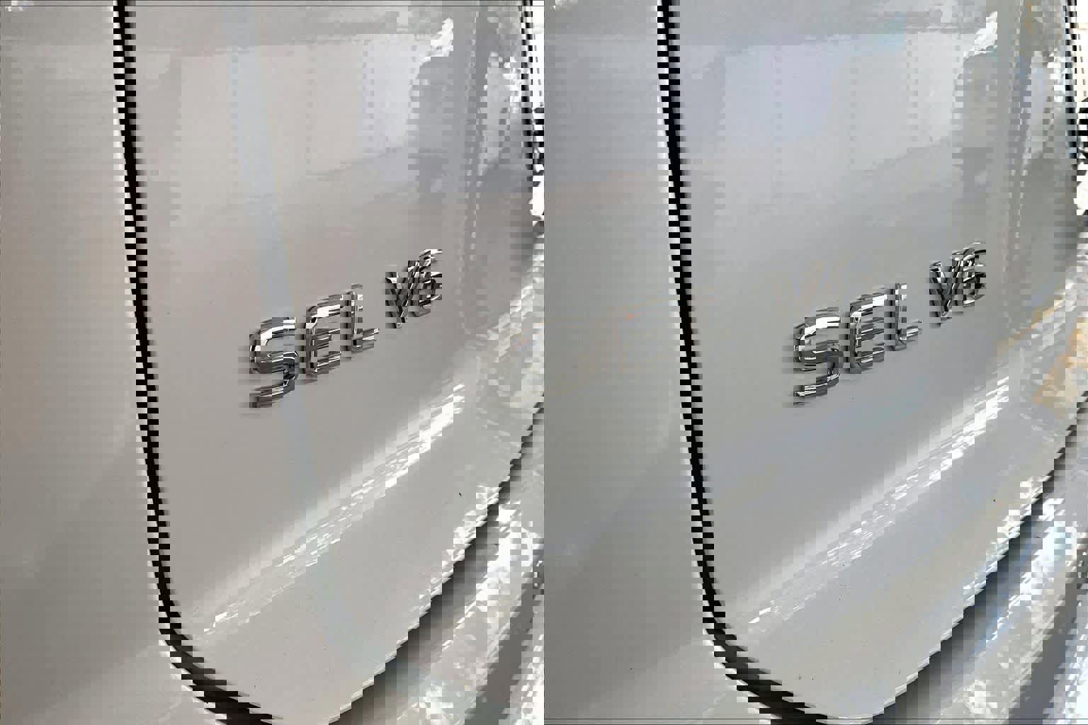 Used 2022 Volkswagen Atlas Cross Sport SEL R-Line image 11