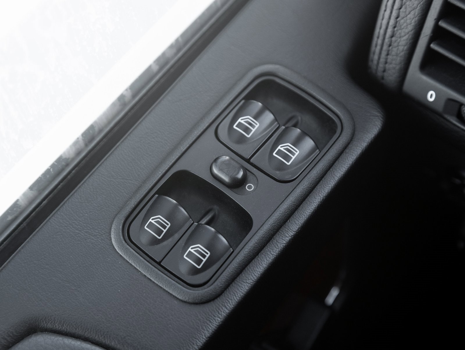 Used 2011 Mercedes-Benz G 55 AMG 4MATIC image 19