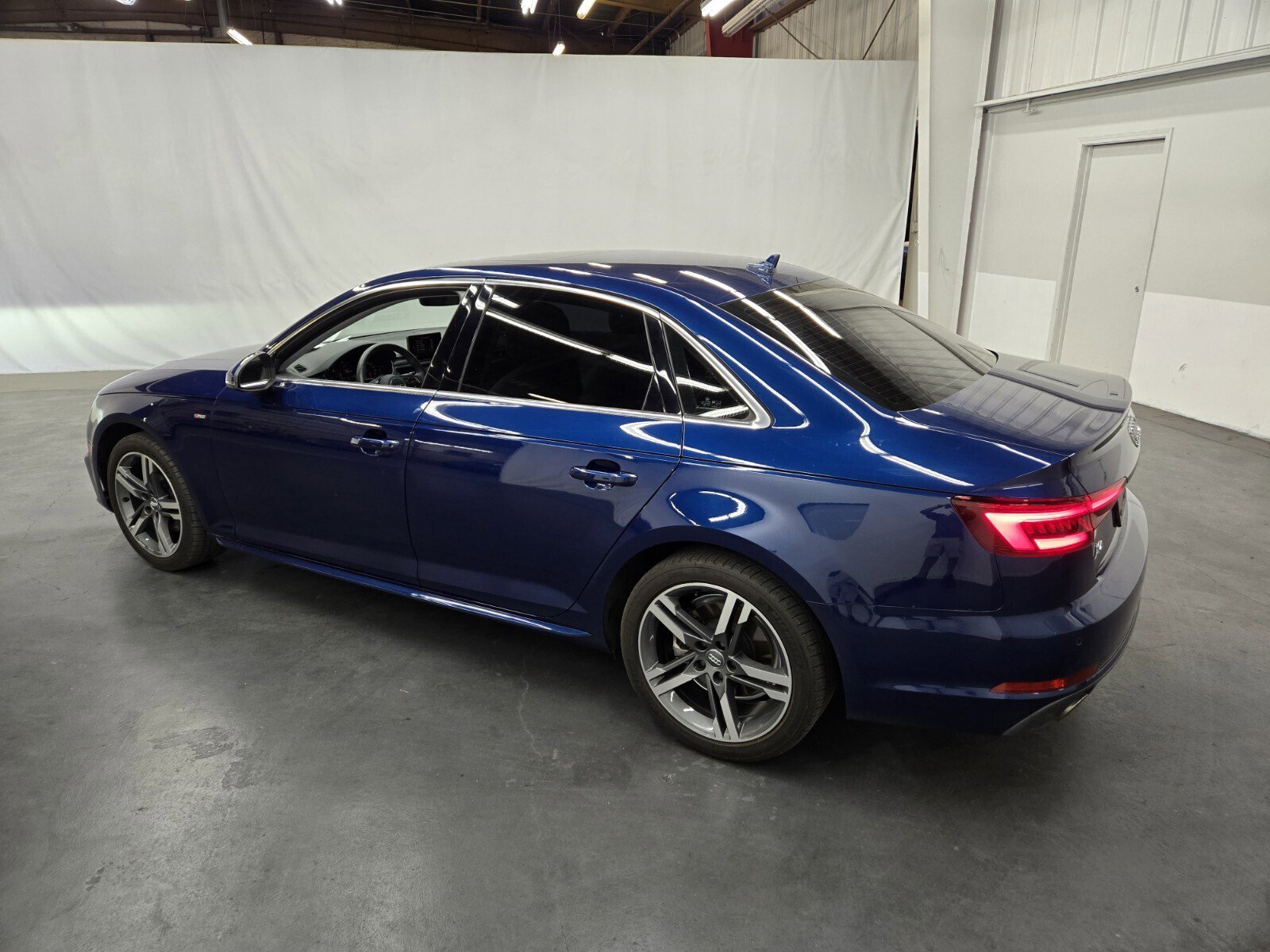 Used 2018 Audi A4 2.0T Ultra Premium Plus image 3