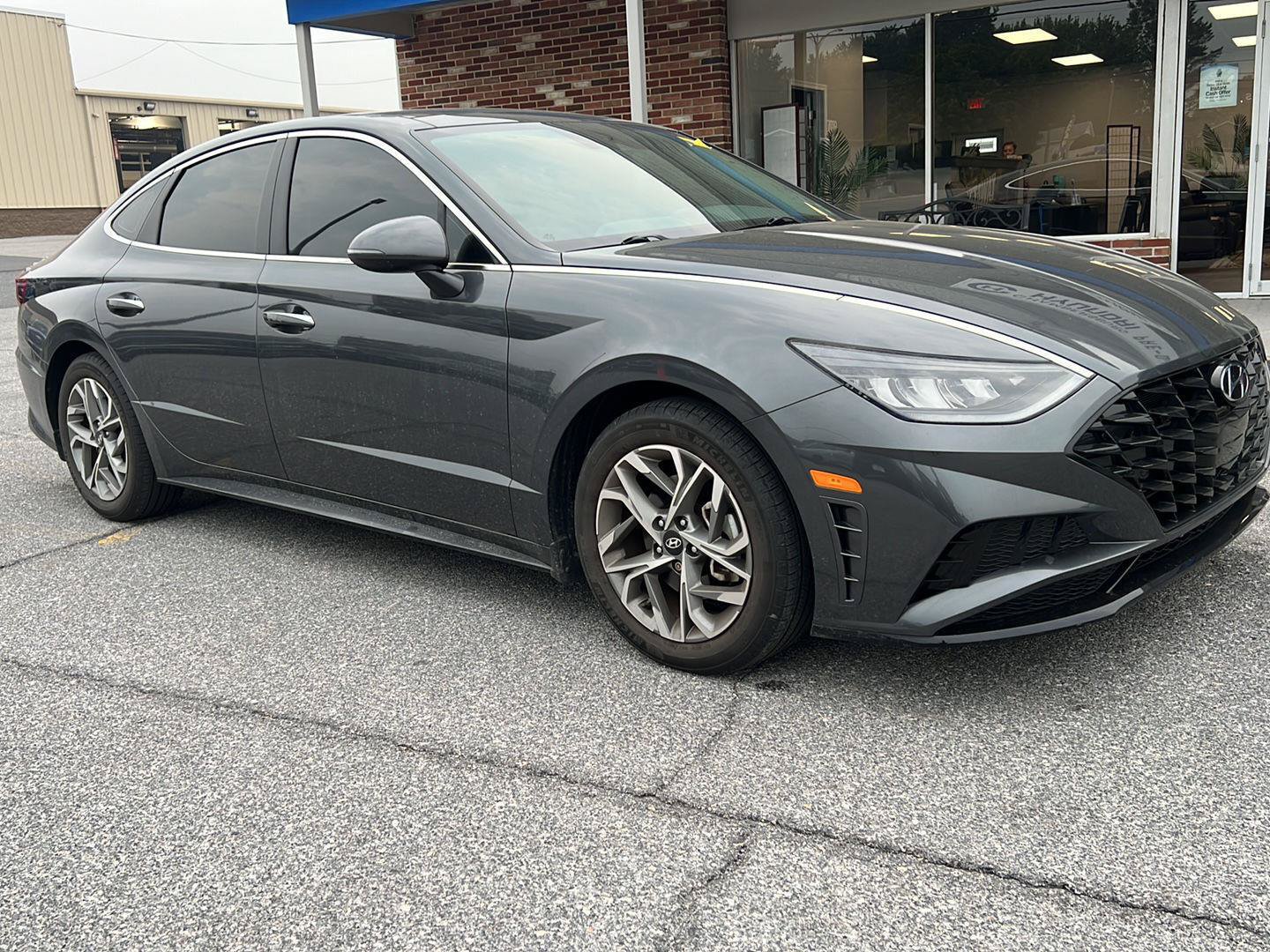 Certified 2022 Hyundai Sonata SEL w/ Convenience Package FWD image 6