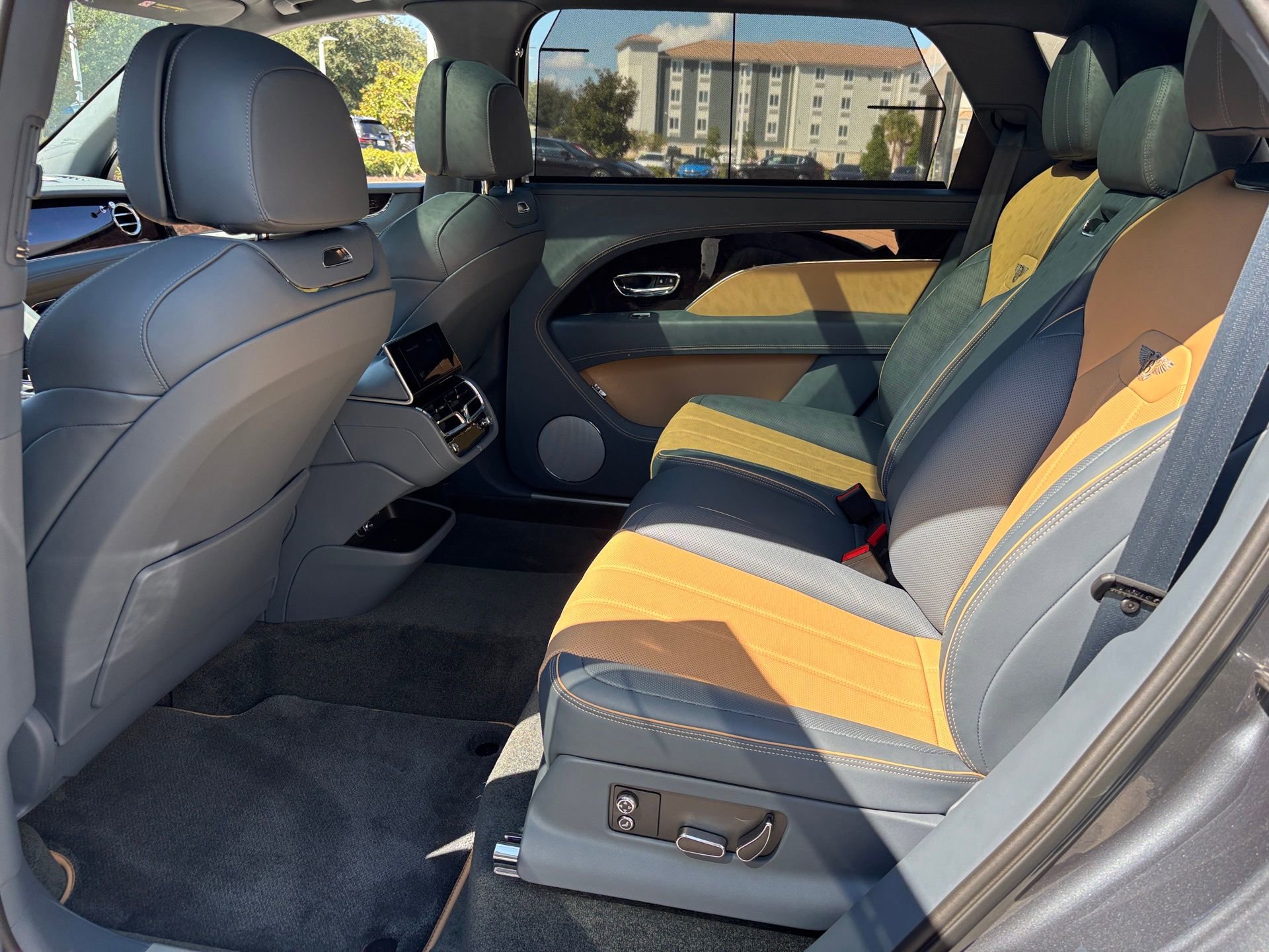 New 2025 Bentley Bentayga Extended Wheelbase image 20