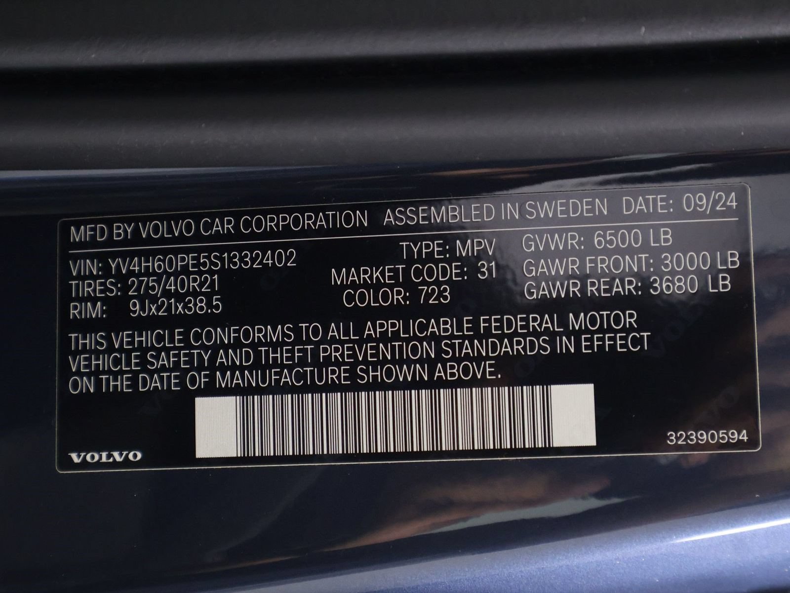 Certified 2025 Volvo XC90 T8 Plus w/ Protection Package Premier AWD/4WD image 16