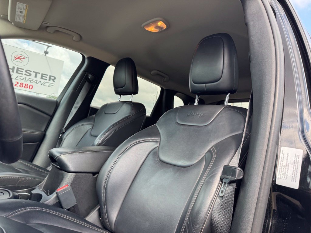 Used 2018 Jeep Cherokee Limited AWD/4WD image 7