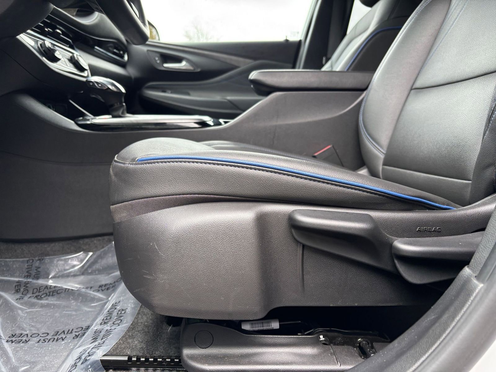 Used 2025 Buick Envista Sport Touring image 23