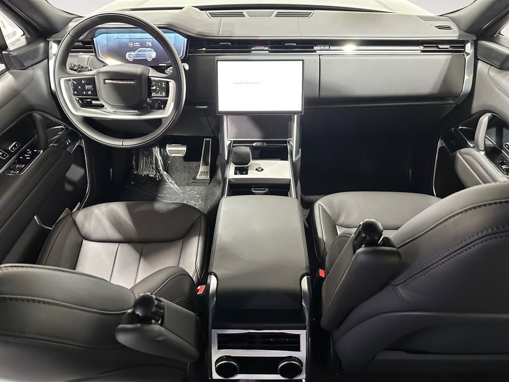 Used 2025 Land Rover Range Rover SE image 10