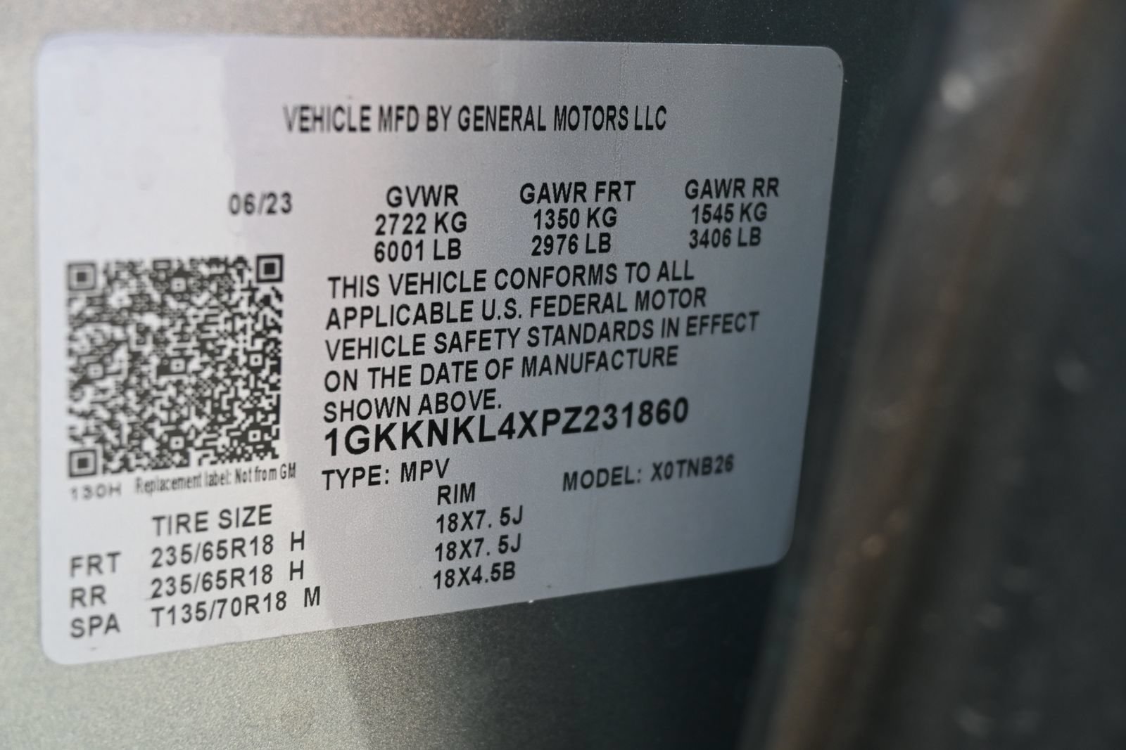 Used 2023 GMC Acadia SLE w/ Driver Convenience Package FWD image 31