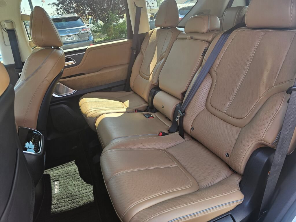 Used 2025 INFINITI QX80 Sensory AWD/4WD image 19