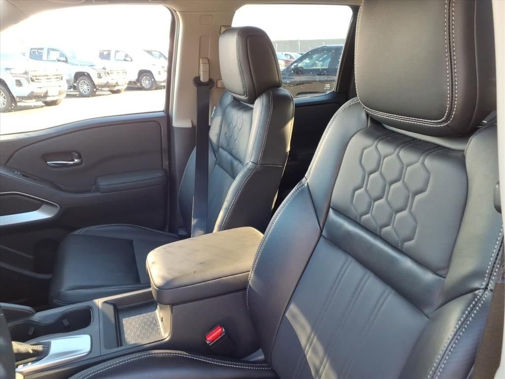Used 2024 Nissan Frontier SL w/ Technology Package image 13