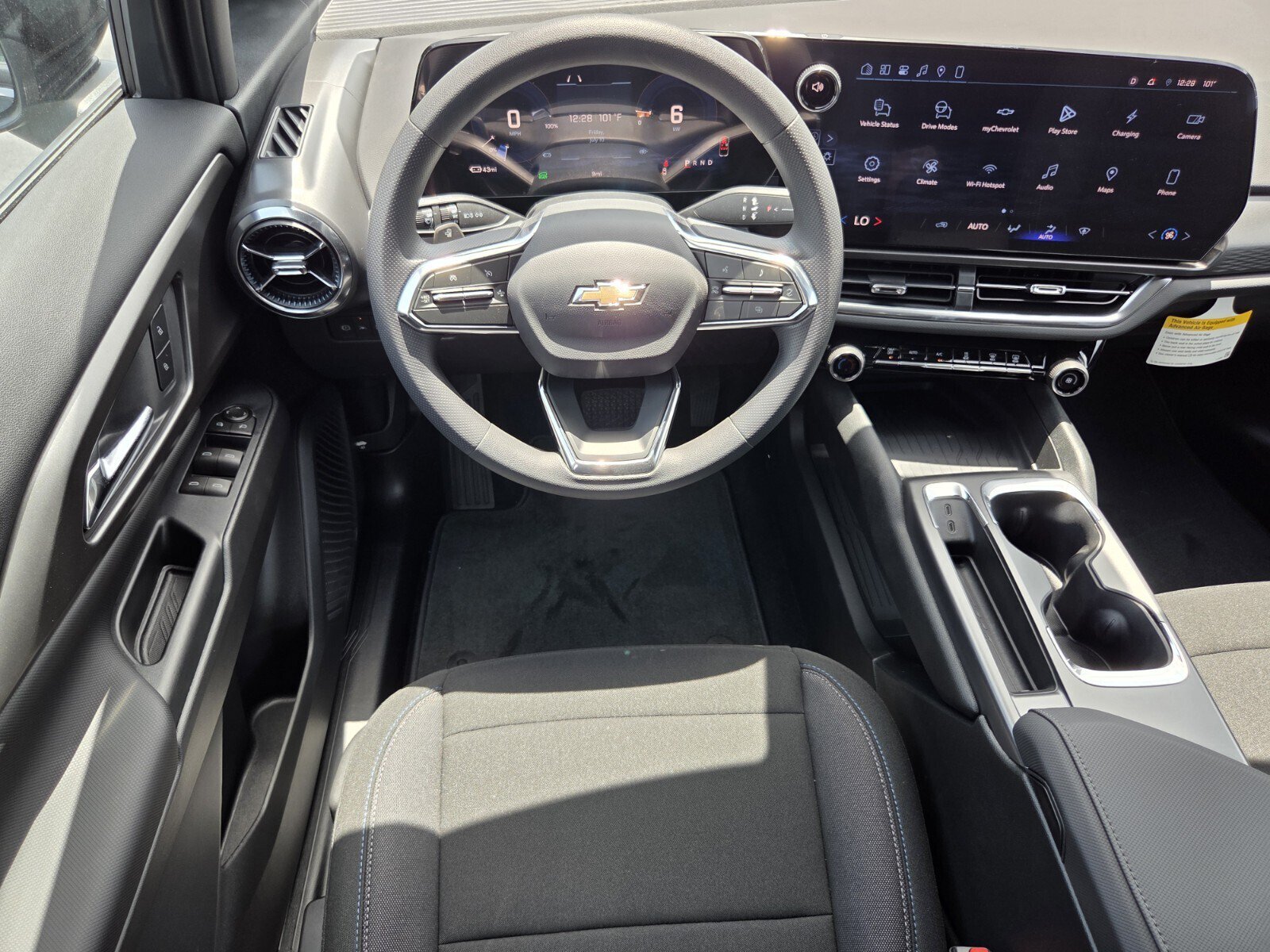 New 2026 Chevrolet Equinox EV LT w/ Midnight Package FWD image 9
