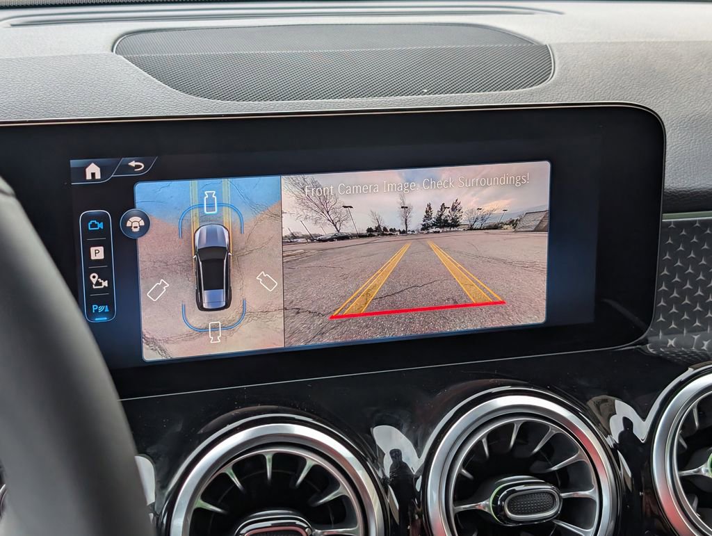 New 2026 Mercedes-Benz GLB 250 4MATIC image 18