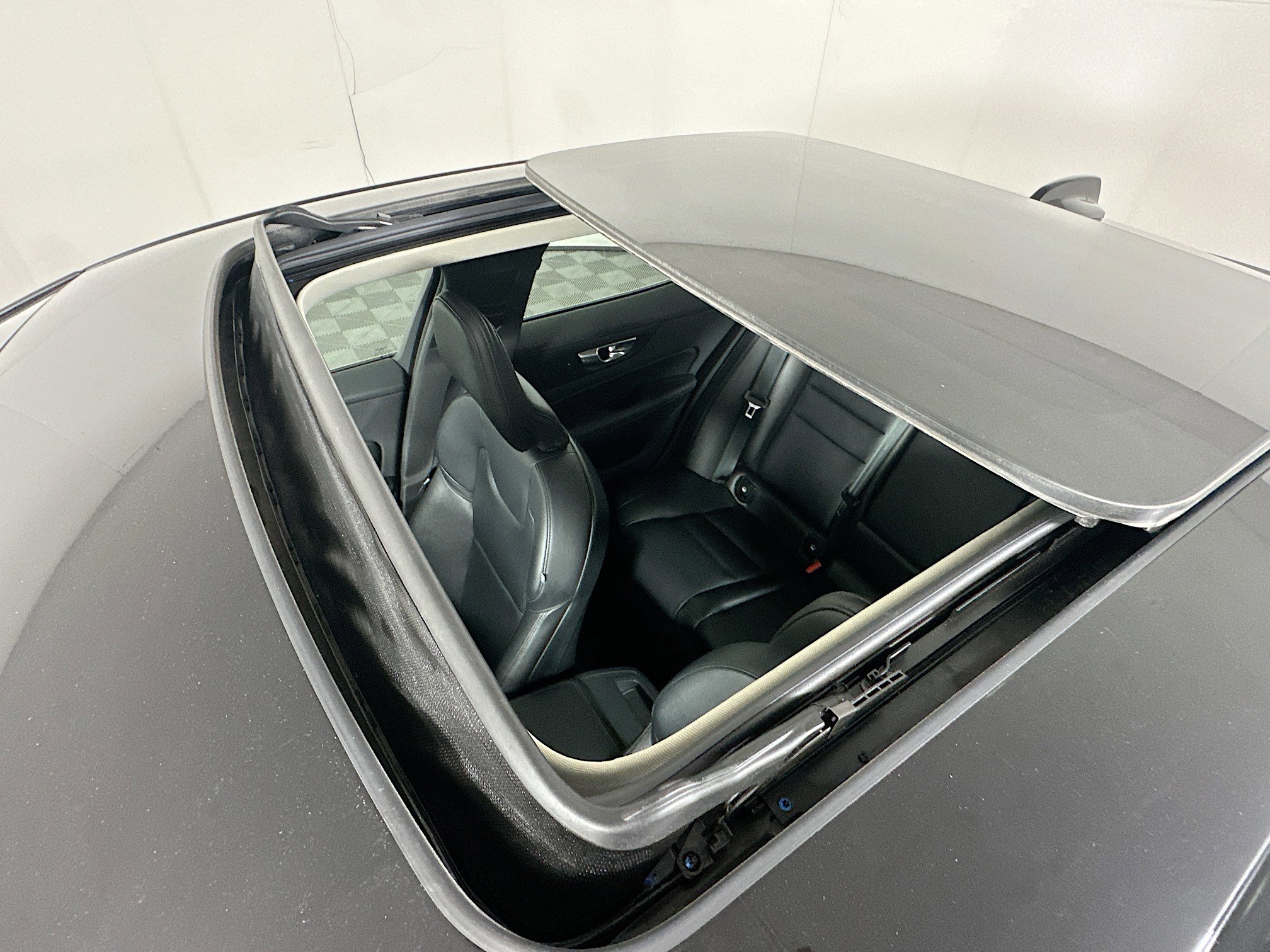 Used 2024 Volvo S60 B5 Core image 26