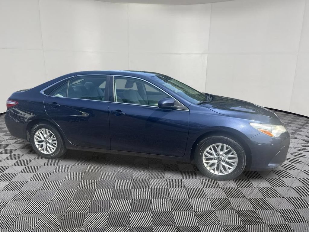 Used 2017 Toyota Camry LE FWD image 9