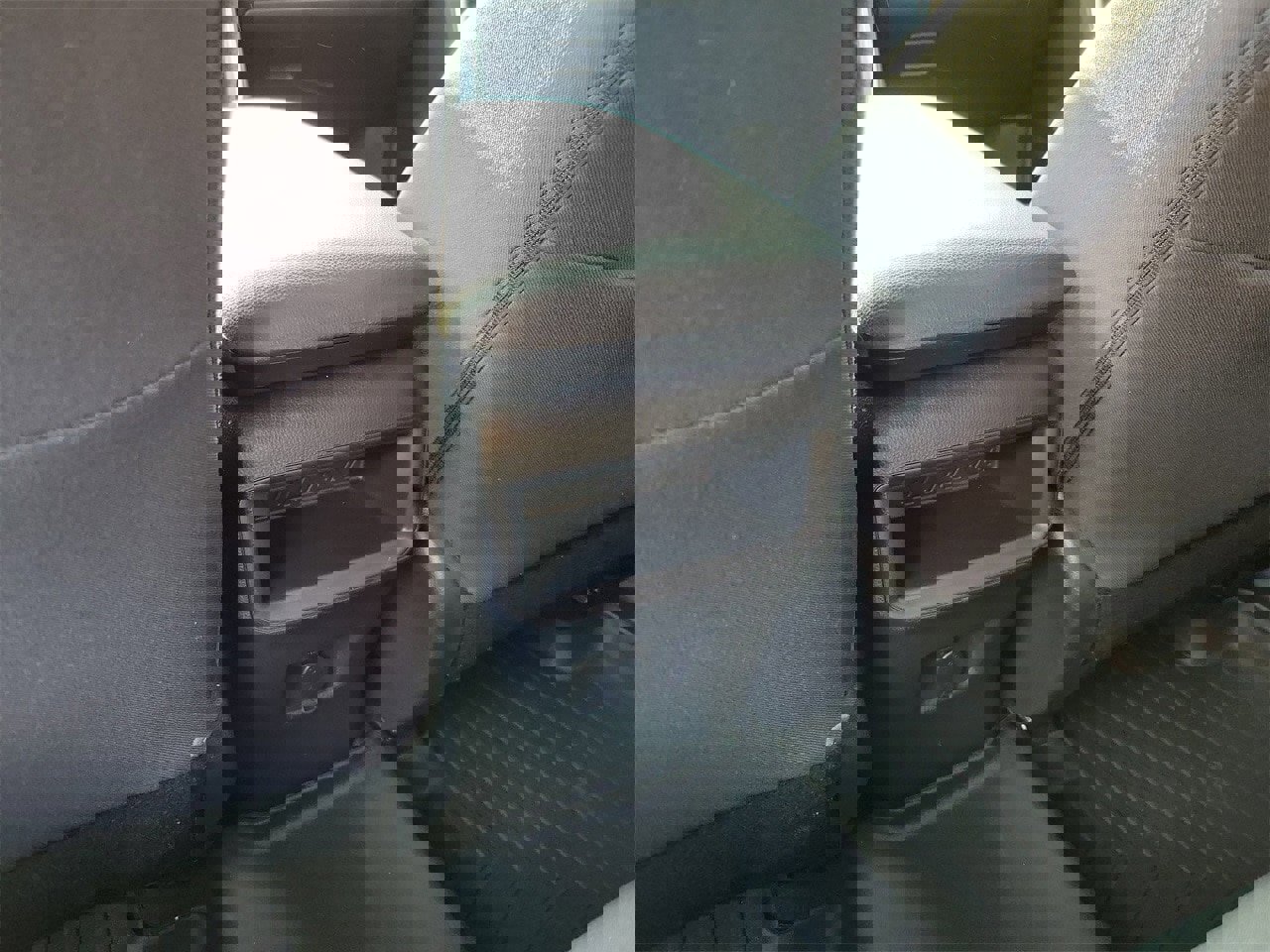 Used 2021 Toyota RAV4 LE image 11