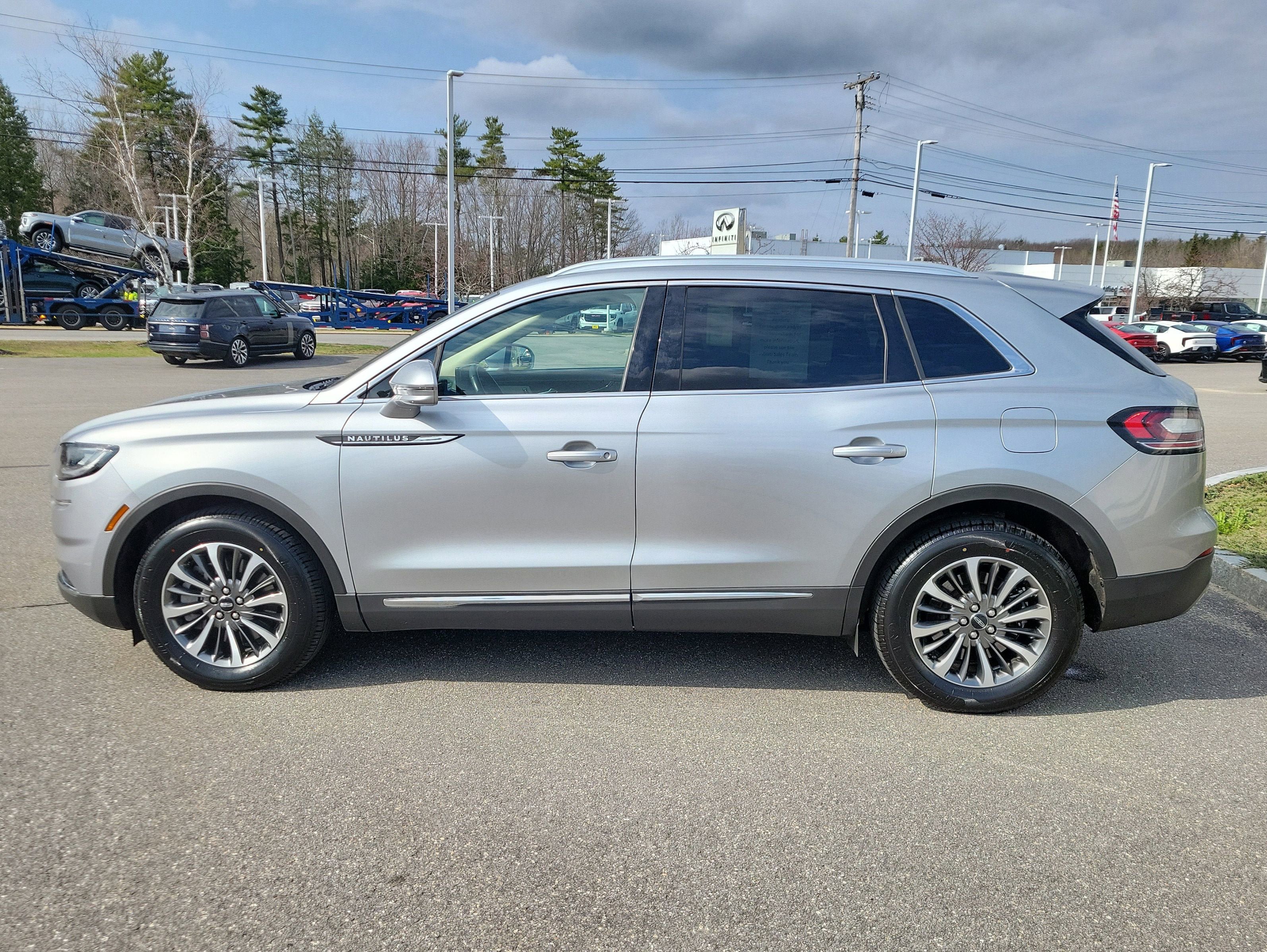 Used 2023 Lincoln Nautilus AWD w/ Premium Package image 2