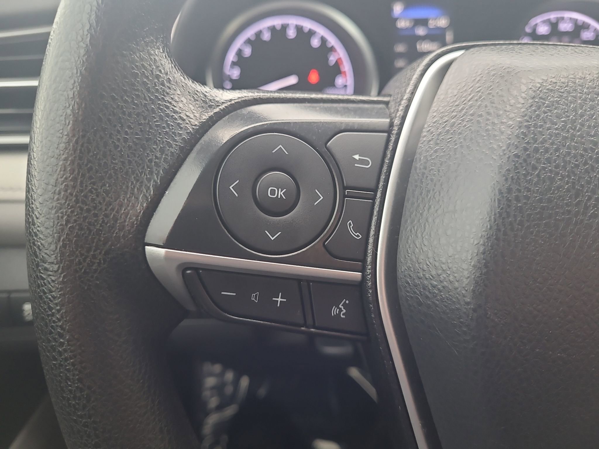 Used 2022 Toyota Camry LE image 15