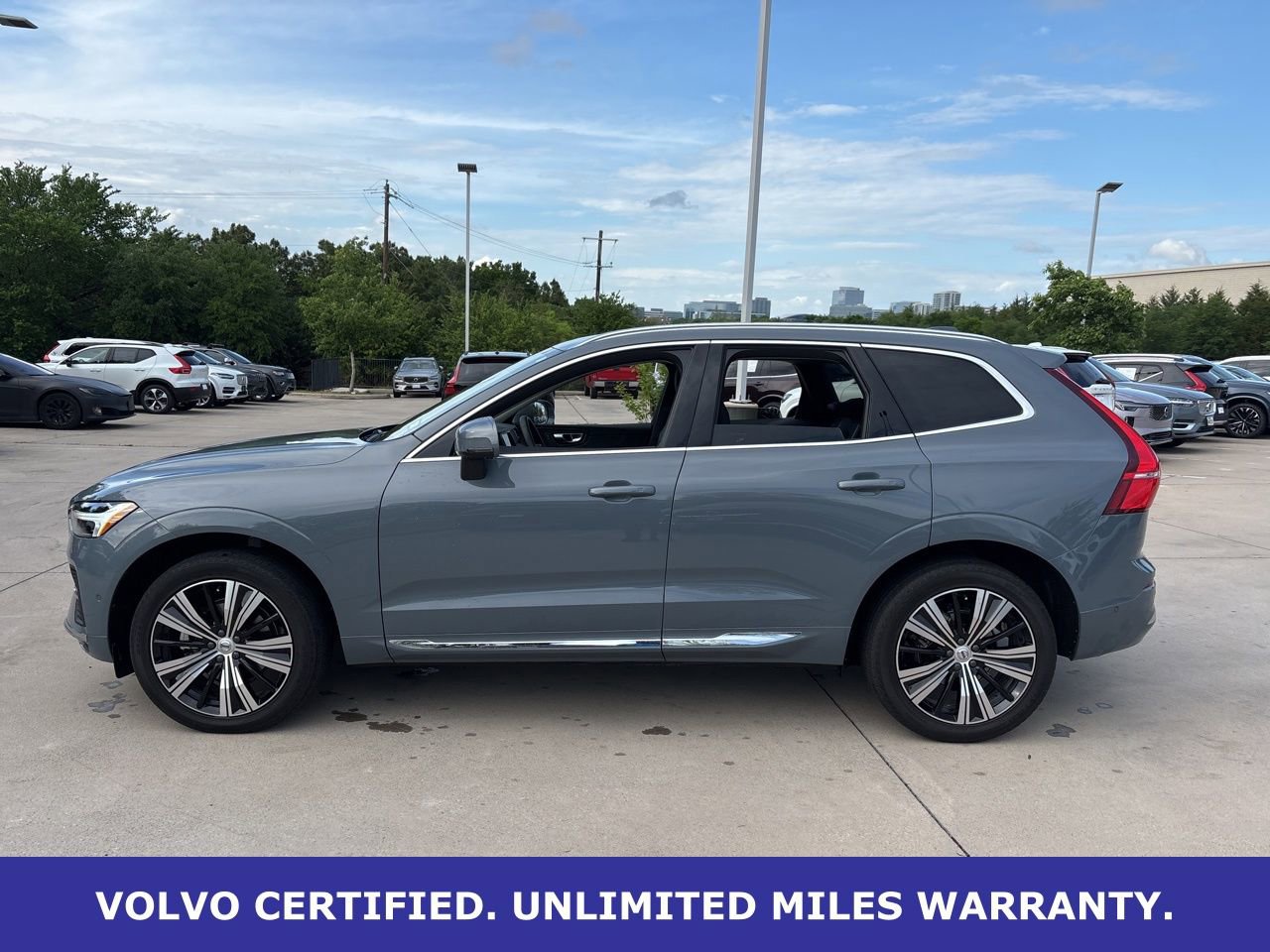 Certified 2023 Volvo XC60 B5 Plus w/ Climate Package image 8
