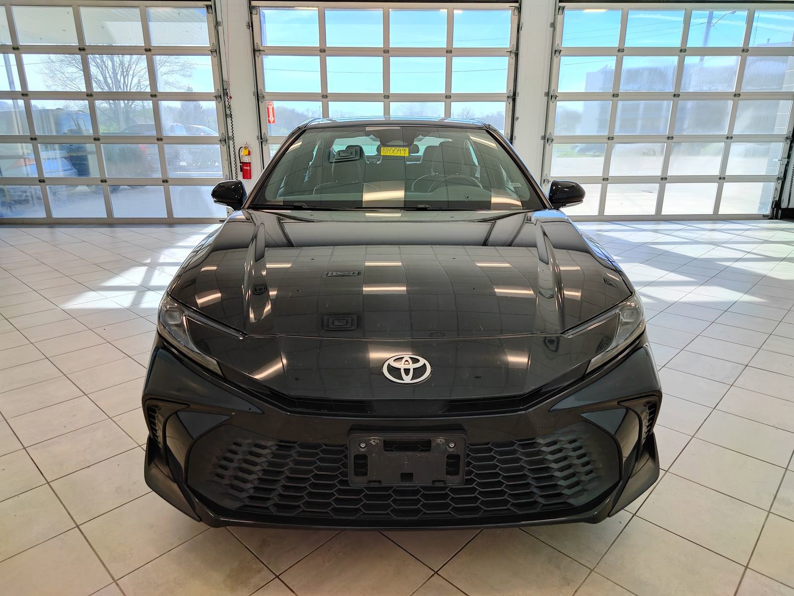 Used 2025 Toyota Camry SE image 9