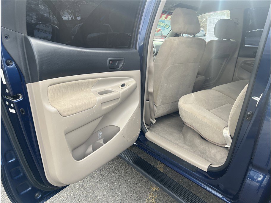 Used 2006 Toyota Tacoma PreRunner RWD image 12
