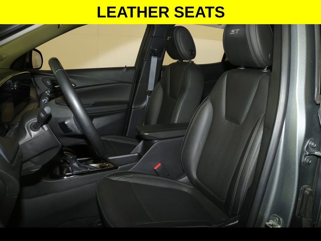 Used 2024 Buick Encore GX Sport Touring image 3