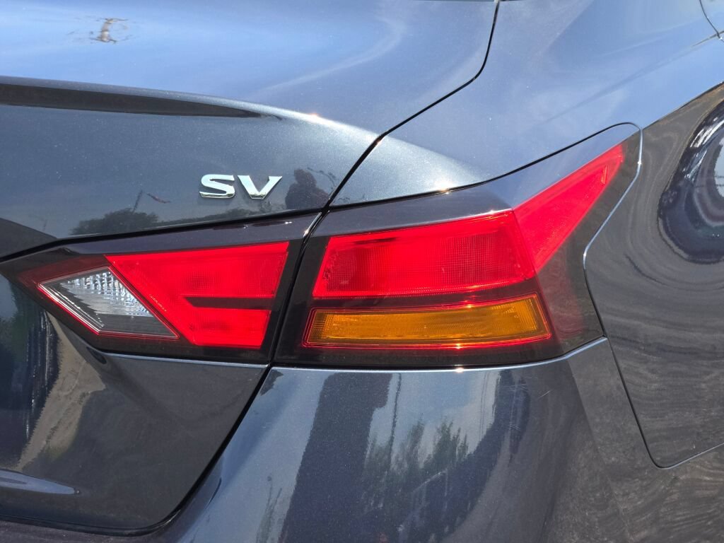 Used 2022 Nissan Altima 2.5 SV FWD image 13