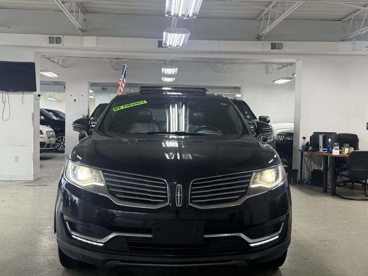 Used 2016 Lincoln MKX Reserve w/ Equipment Group 102A image 3