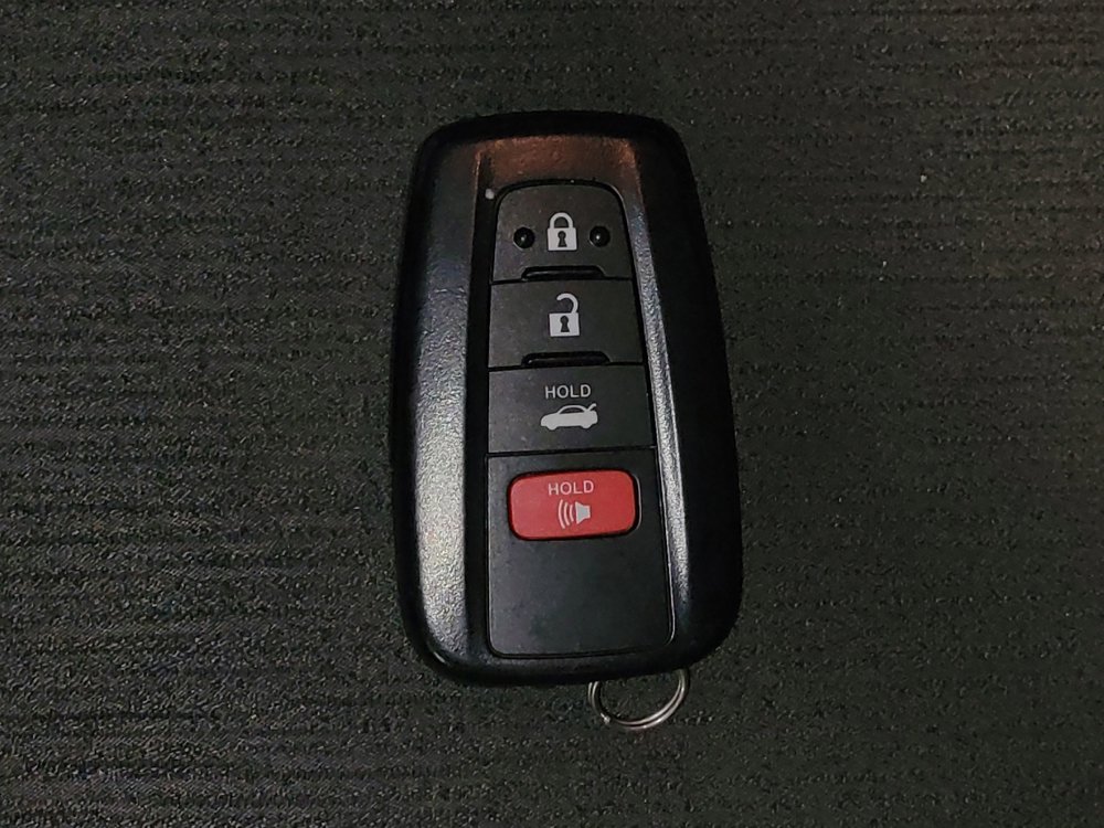 Used 2018 Toyota Camry LE w/ Convenience Package FWD image 32