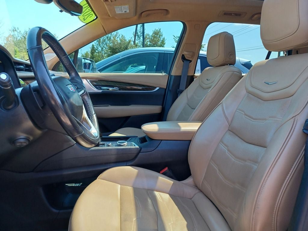 Used 2020 Cadillac XT6 Premium Luxury w/ Platinum Package AWD/4WD image 5