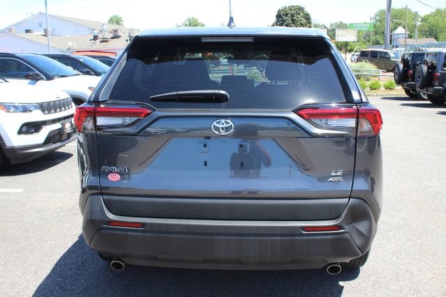 Used 2024 Toyota RAV4 LE AWD/4WD image 27