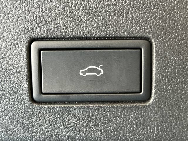Certified 2024 Volkswagen Atlas Cross Sport SE FWD image 6