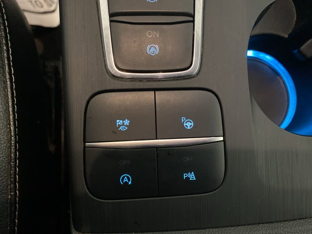 Used 2020 Ford Escape Titanium AWD/4WD image 18