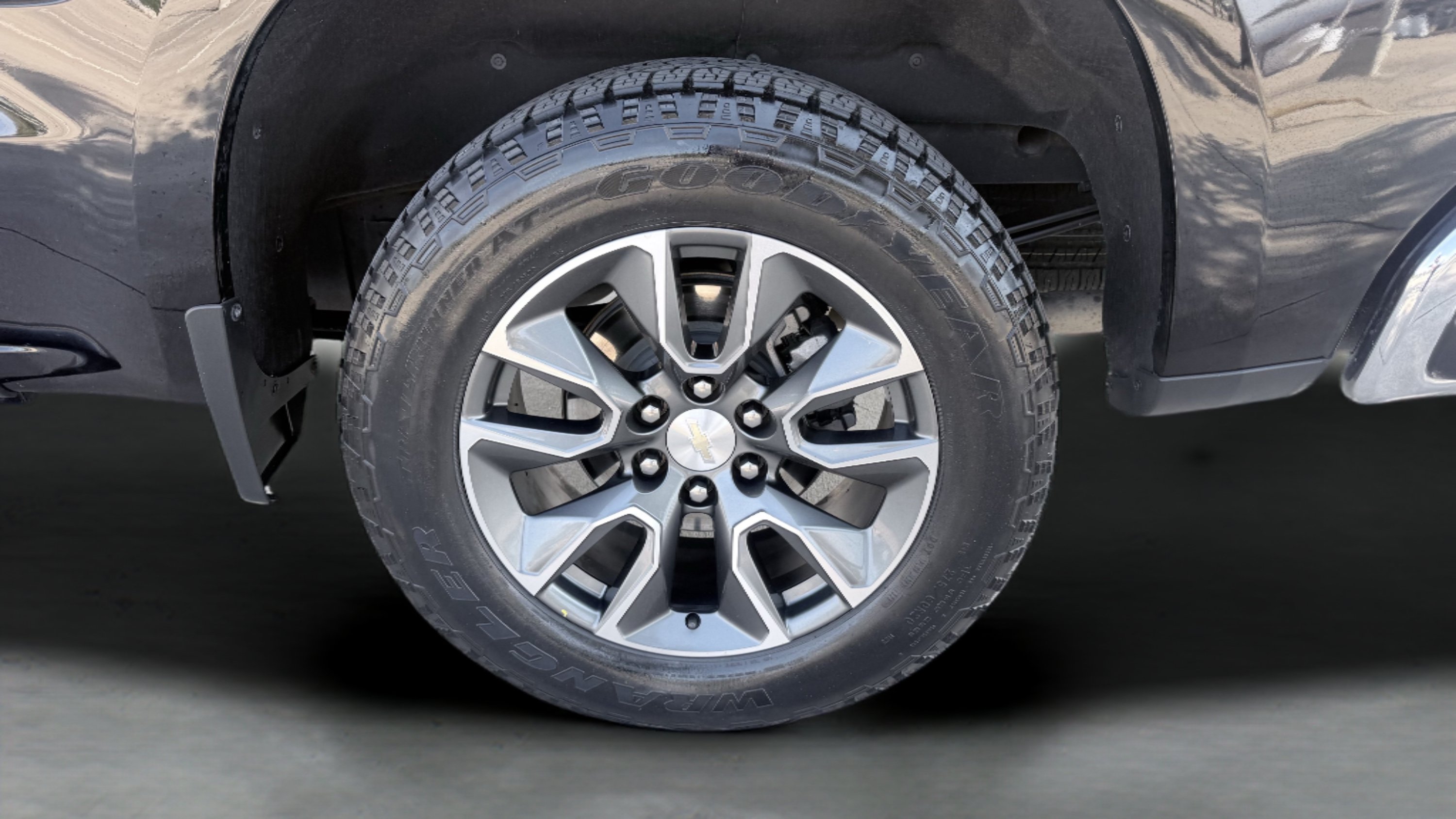Used 2023 Chevrolet Silverado 1500 LT w/ Z71 Off-Road Package AWD/4WD image 15