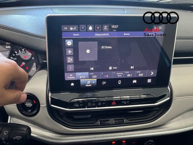 Used 2025 Jeep Compass Limited image 21