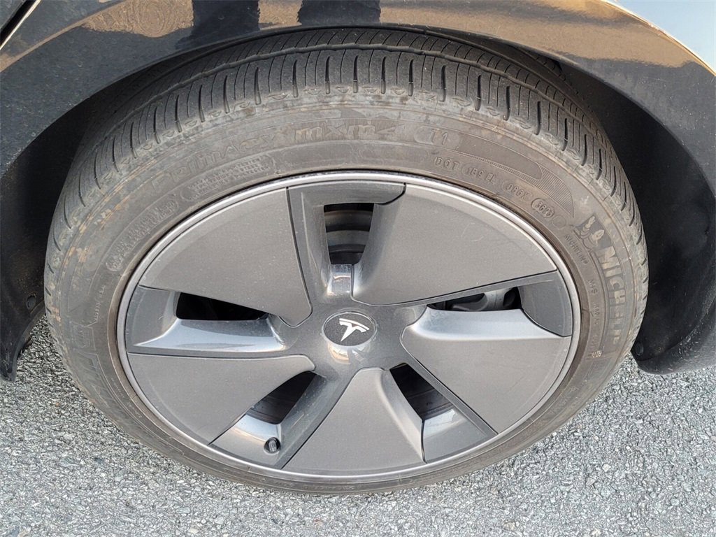 Used 2023 Tesla Model 3 Standard Range image 6