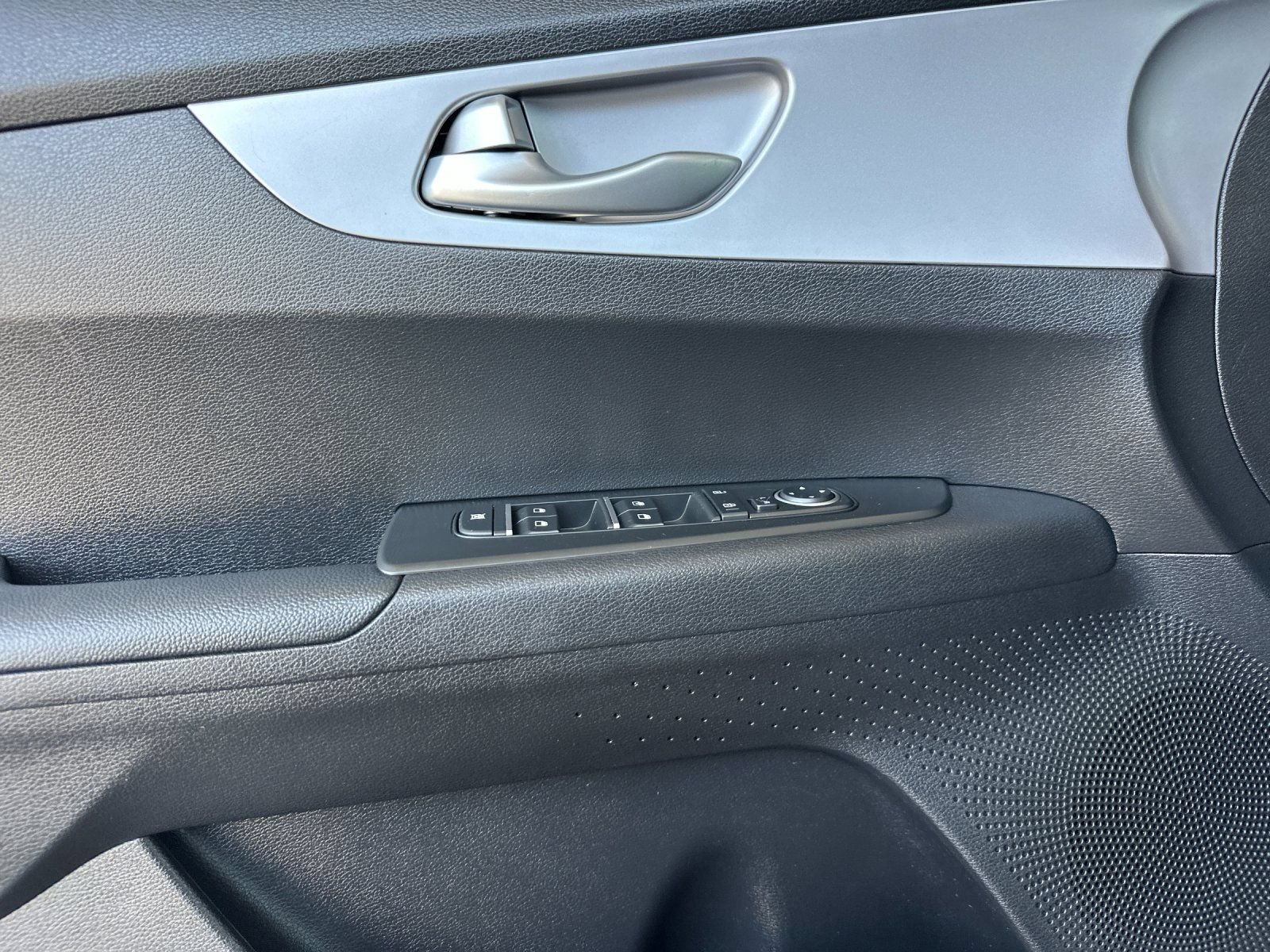 Certified 2023 Kia Forte LXS w/ LXS Technology Package FWD image 13