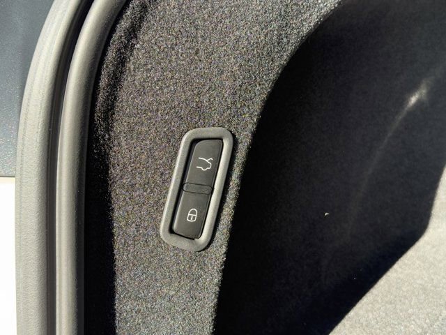 Used 2024 Maserati Levante GT Ultima image 35