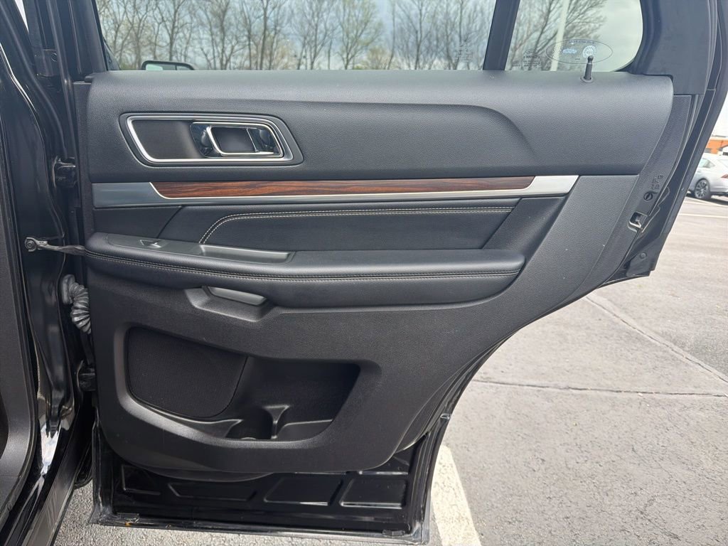 Used 2017 Ford Explorer Limited AWD/4WD image 24